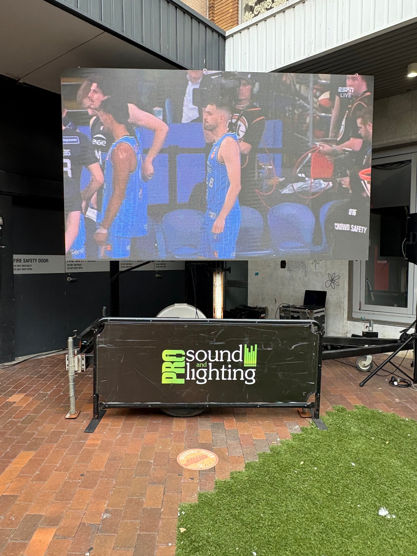 Hire - Single LED Trailer TV Screen for Events