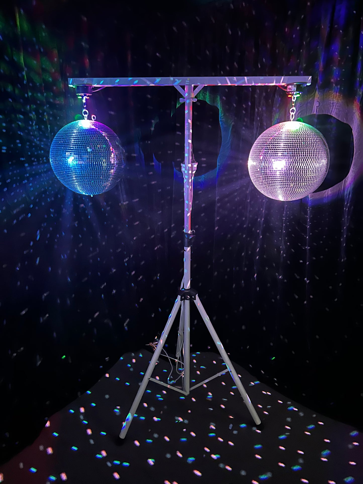 Hire - Dual Mirrorballs on stand and Pinspots