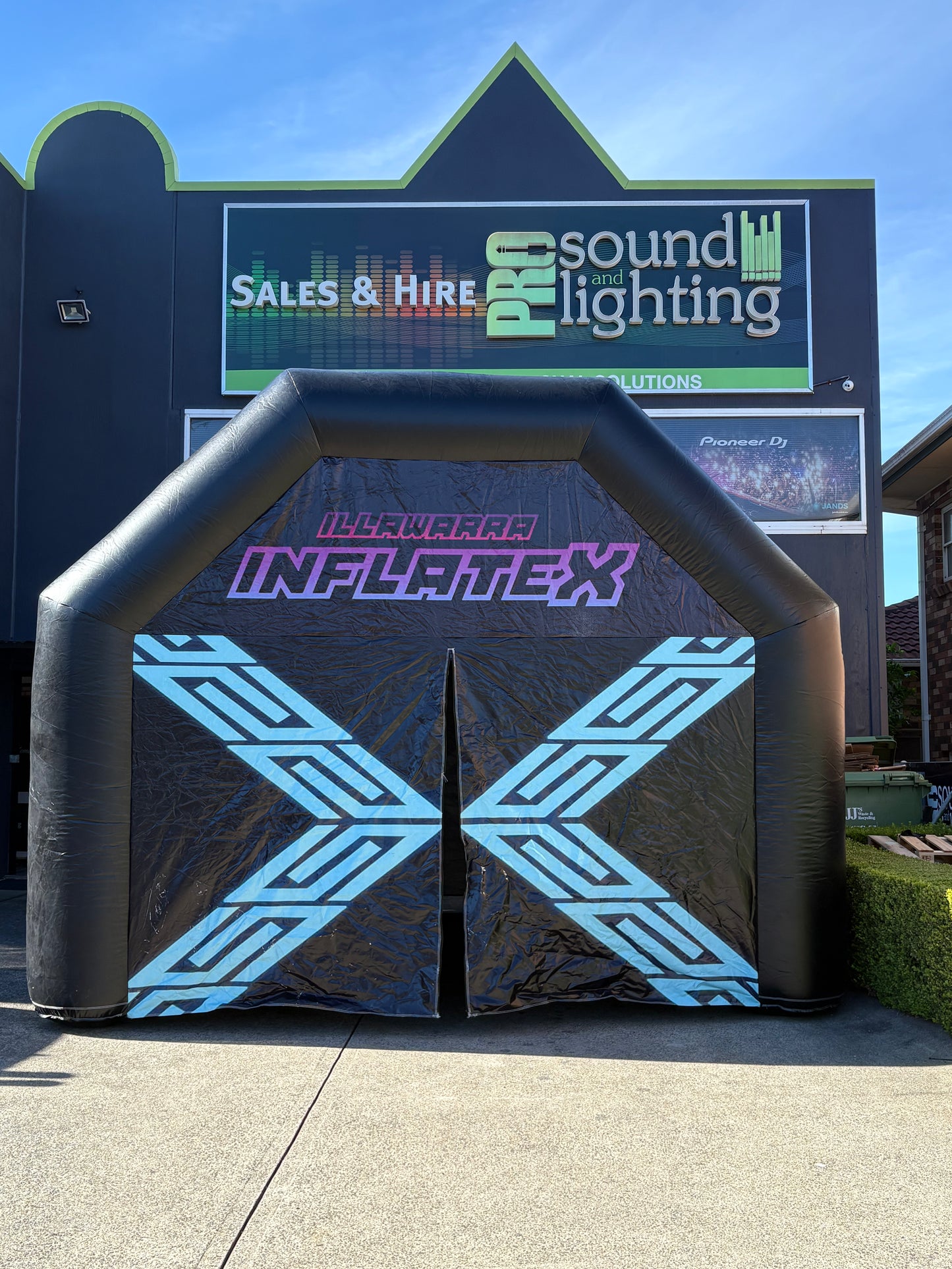 Hire - Inflatable Nightclub Party House ( 4m x 4m )