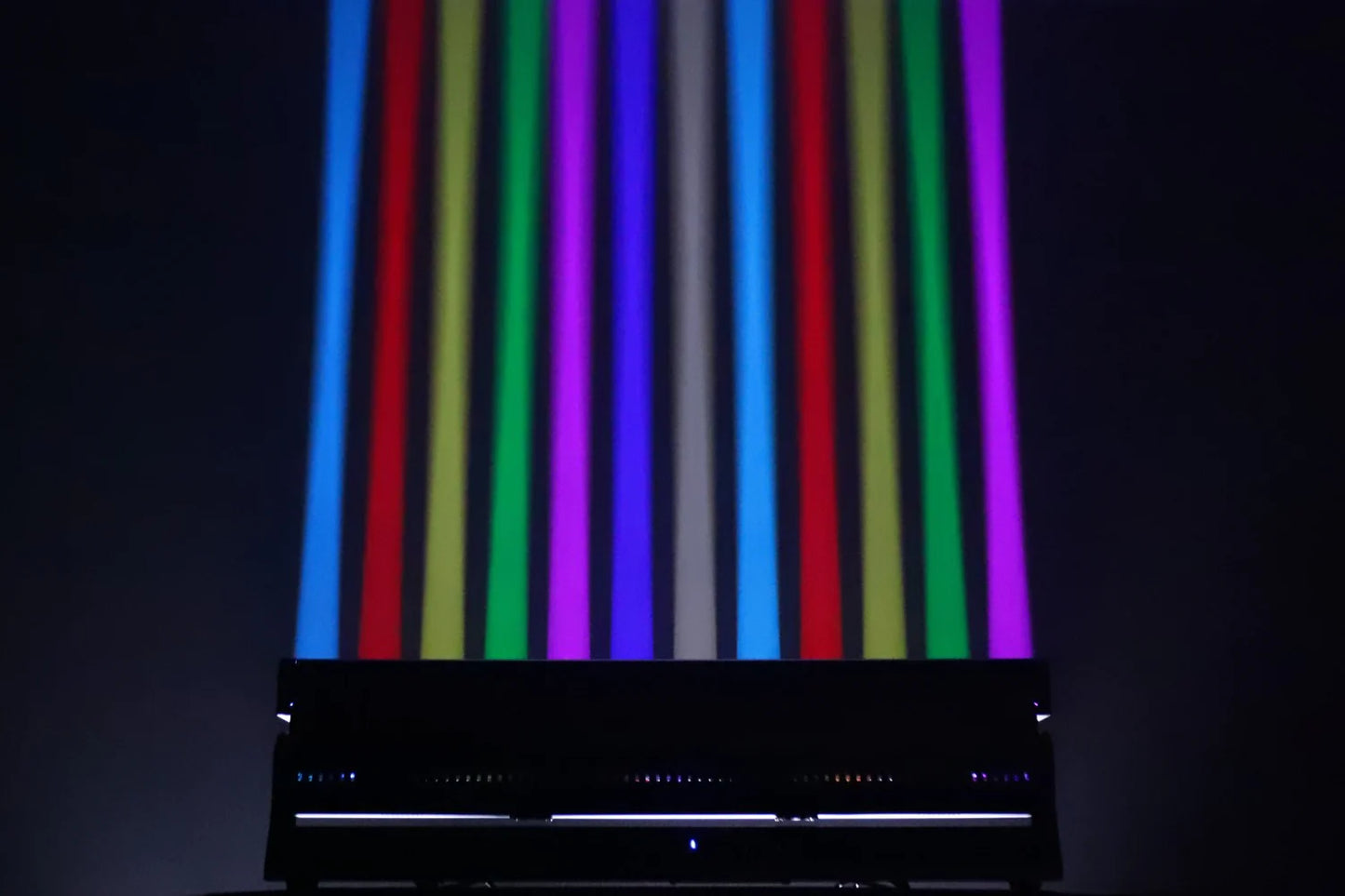 EVENT LIGHTING  SURF12X60 - Tilt bar with zoom 12 x 60W RGBW LEDs