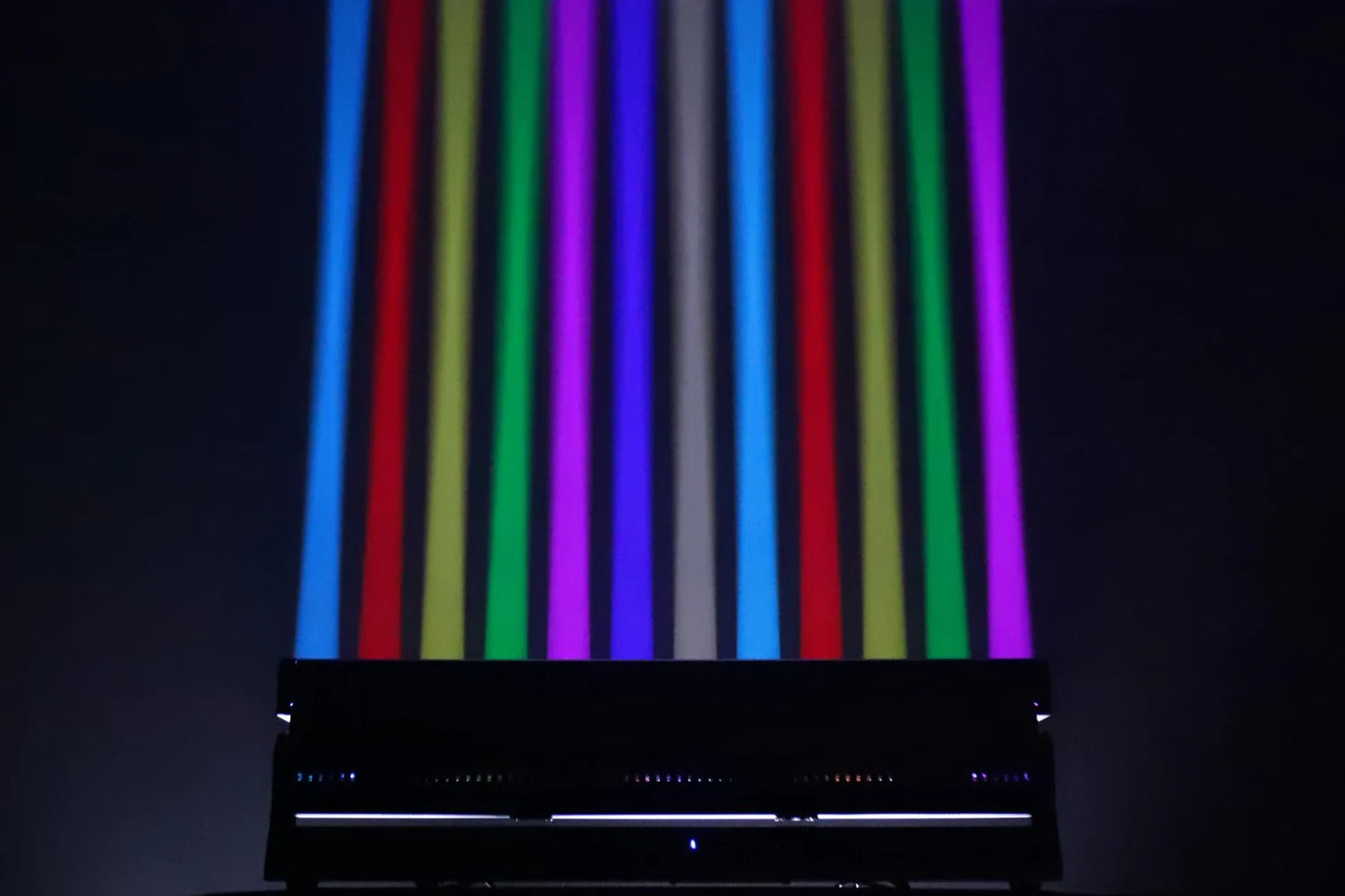 EVENT LIGHTING SURF12X60 - Tilt bar with zoom 12 x 60W RGBW LEDs