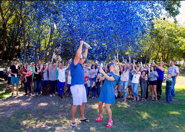 Blue (concealed colour) Confetti cannon launcher/popper -Gender Reveal